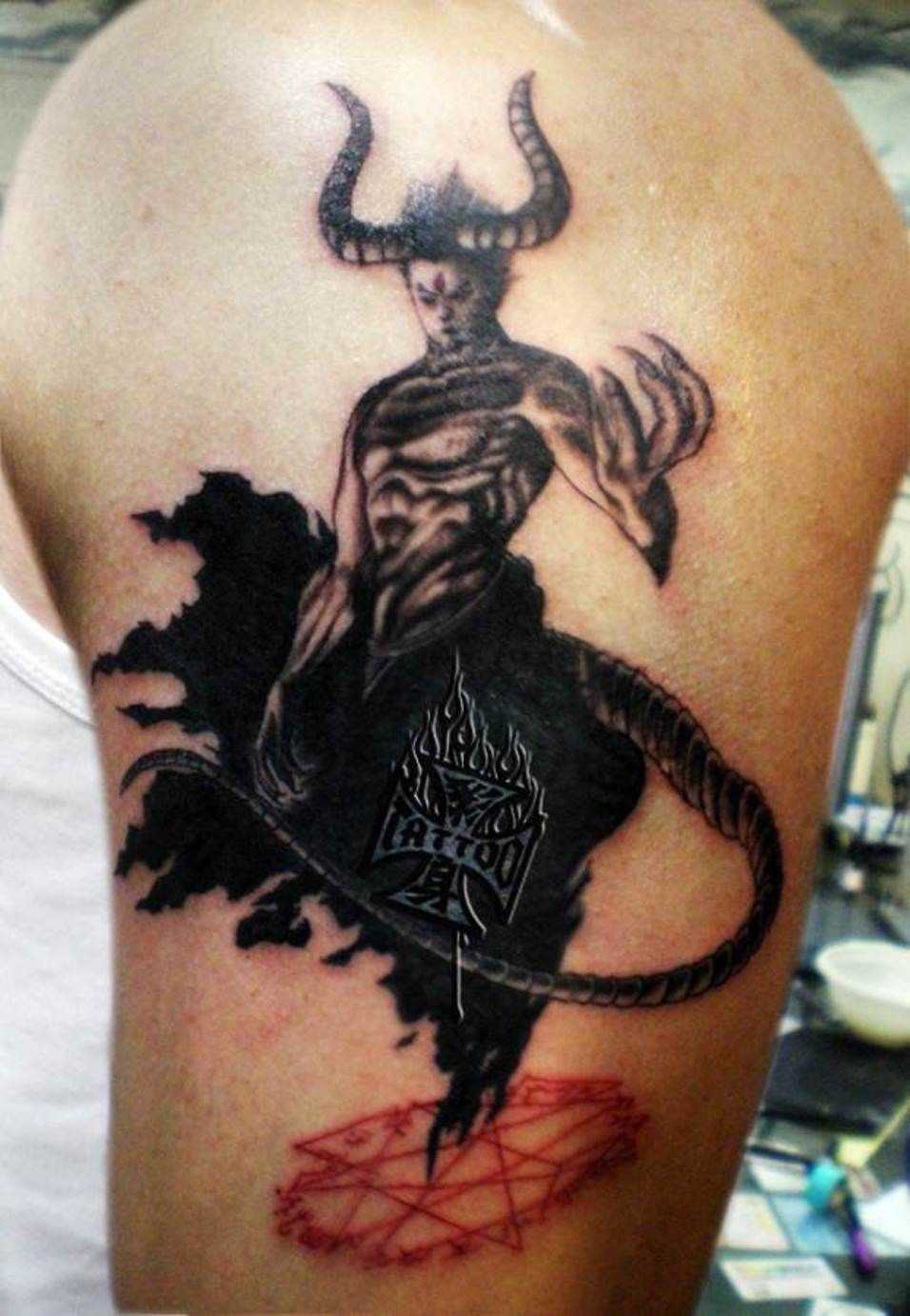Tattoo • значение тату: демон и его маска