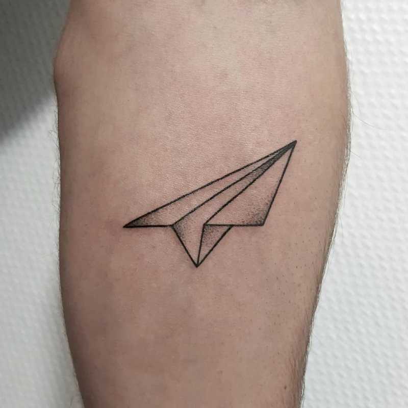 Tattoo • значение тату: самолет и его бумажный вариант