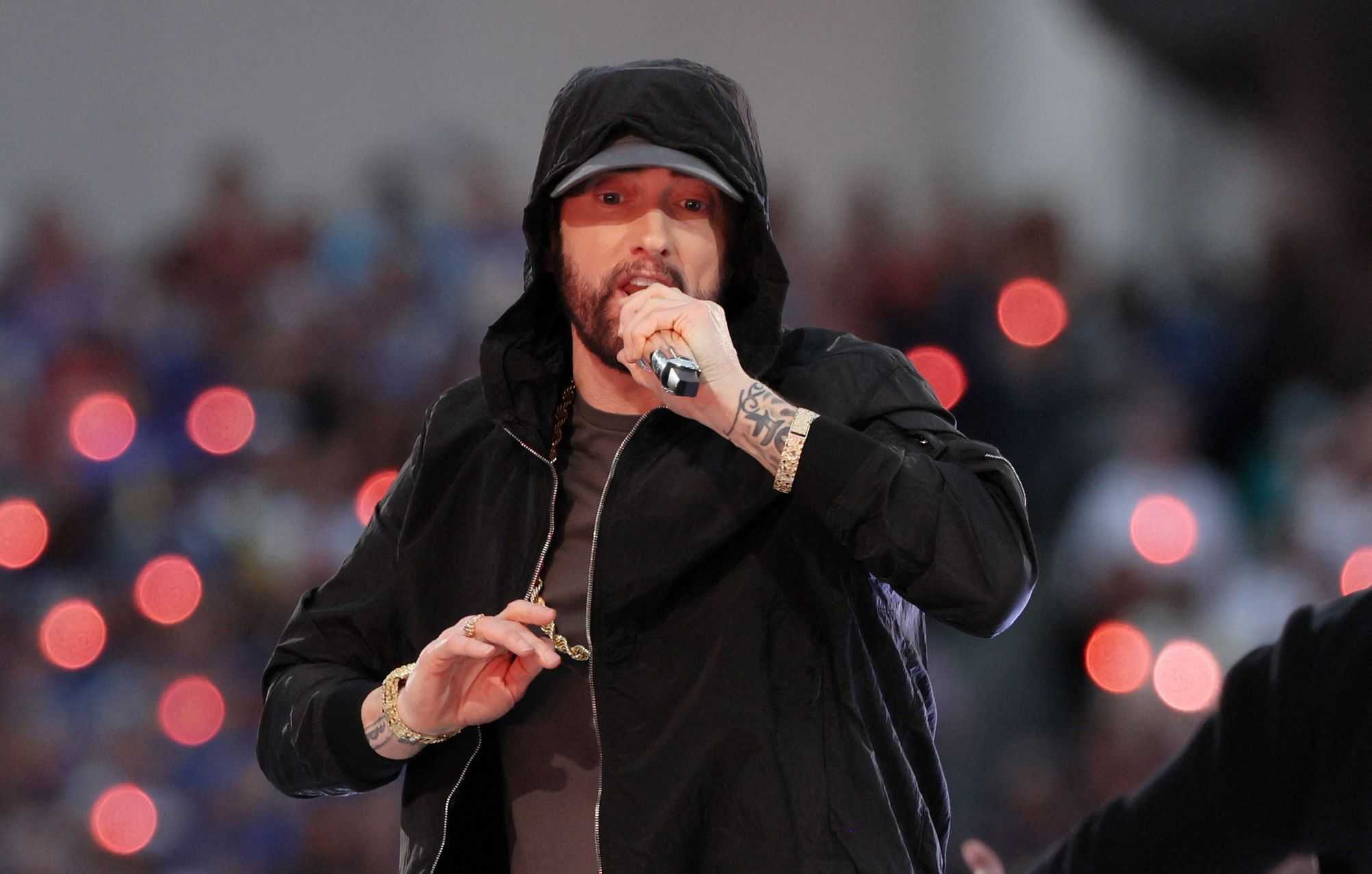 Фото эминема 2023. Эминем сейчас 2022. Eminem сейчас 2022. Эминем концерт 2022. Eminem 2022 фото.