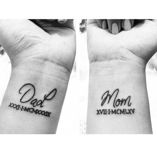 Мама тата папа. Тату мама. Татуировка папа надпись. Татуировки посвященные маме. Татуировка мама надпись.